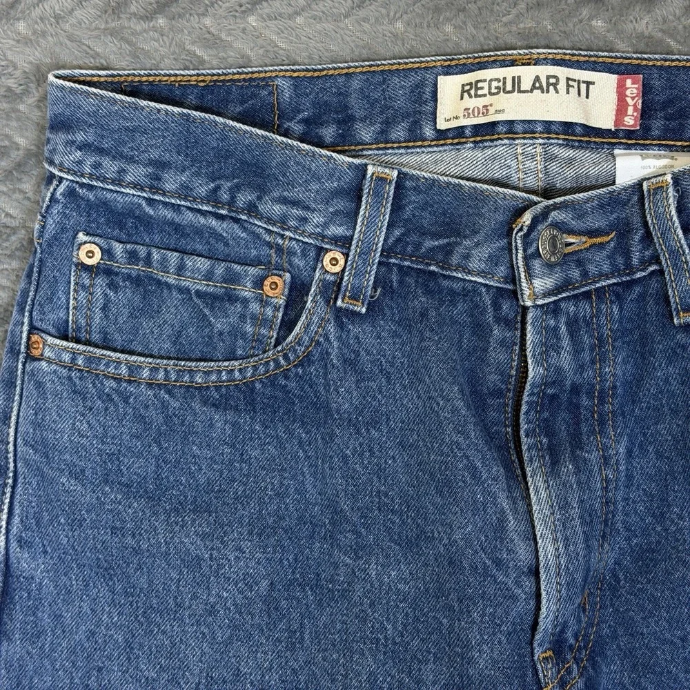 Vtg Levis 505 Jeans Mens Fits 32x31 Regular Fit Straight Leg Medium Wash Y2K